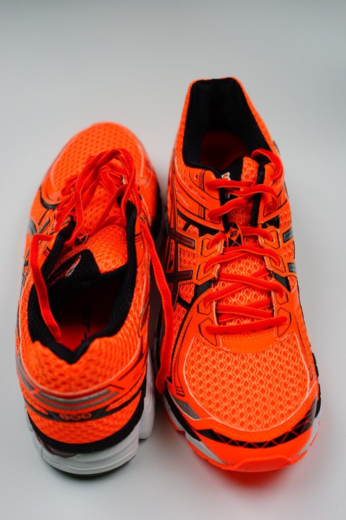 sneakers, running shoes, shoes-1024975.jpg